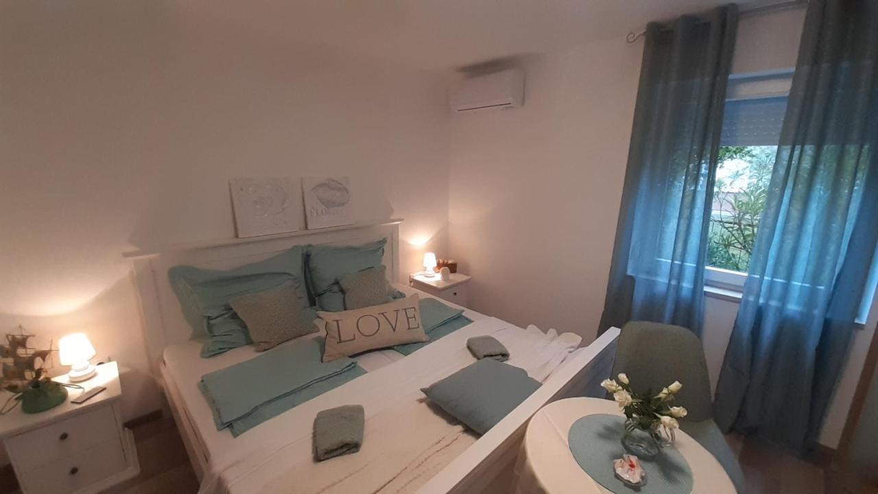 Villa Elke Maria With Overflow Pool And Hydromassage Novigrad Istria Extérieur photo