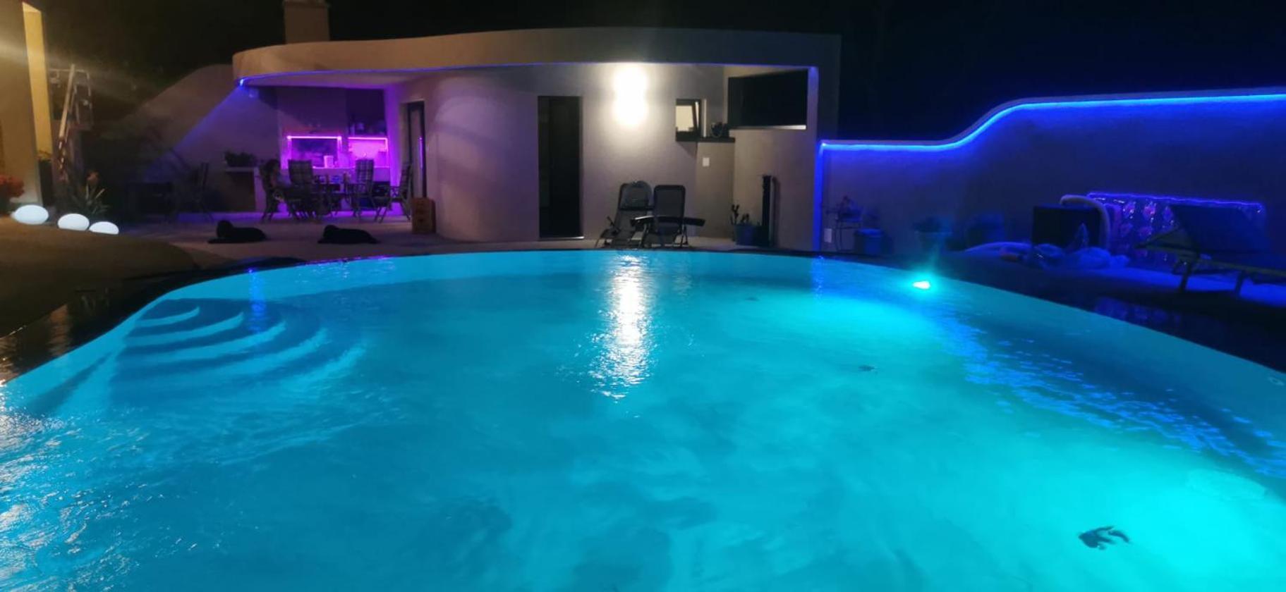Villa Elke Maria With Overflow Pool And Hydromassage Novigrad Istria Extérieur photo