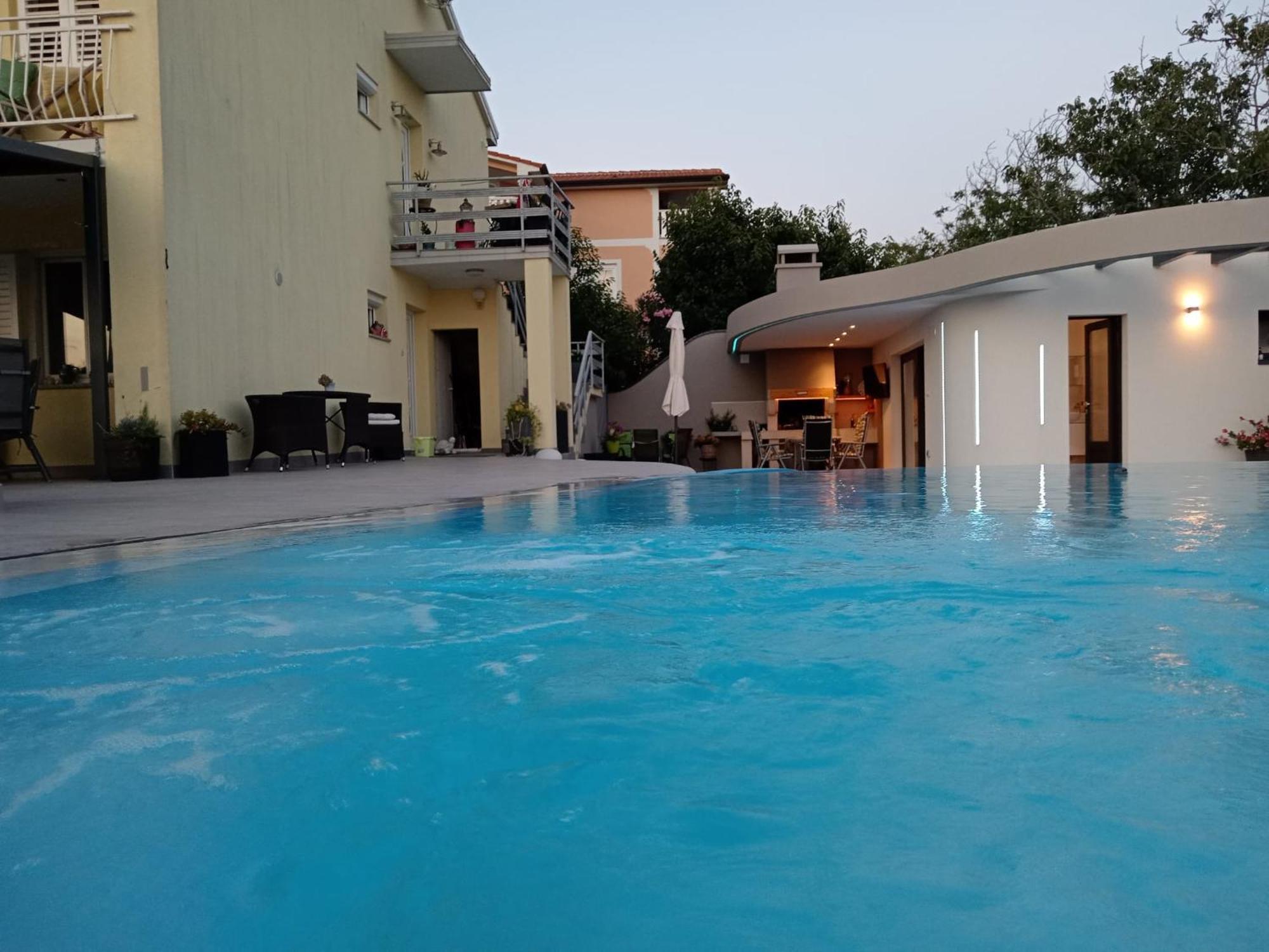 Villa Elke Maria With Overflow Pool And Hydromassage Novigrad Istria Extérieur photo